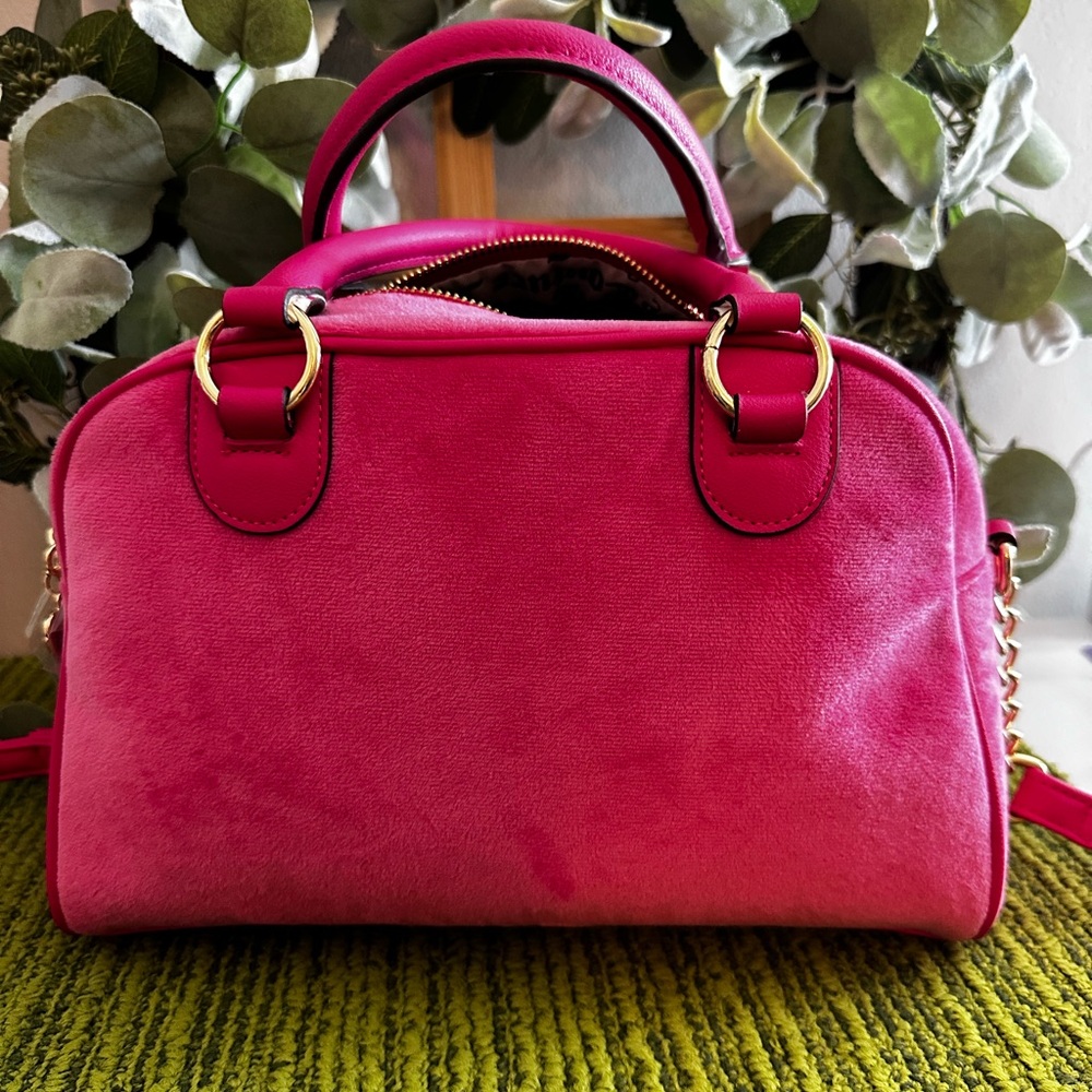COPY - Pink juicy couture
